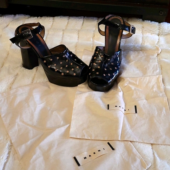 Marni Shoes - MARNI Black Patent Open Toe Sandals with pink dots